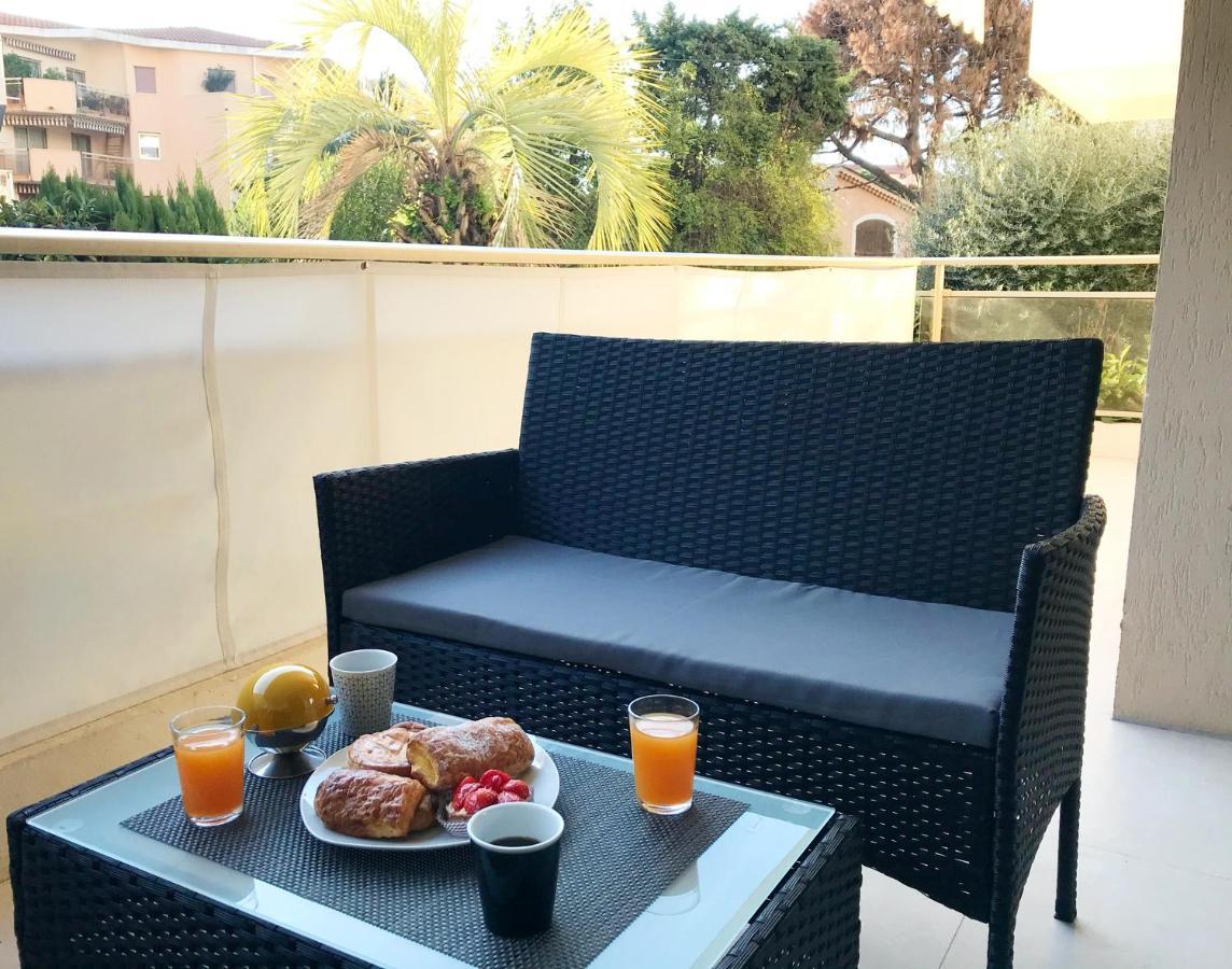 Appartement D'Une Chambre A Antibes A 550 M De La Plage Avec Vue Sur La Ville Terrasse Amenagee Et Wifi Антиб Экстерьер фото